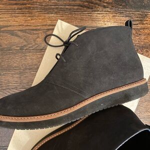 Clarks Glick Willa Suede Ankle-High Chukka Boots